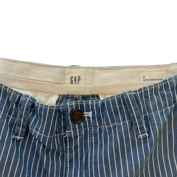 GAP | GIRLFRIEND CHINO | SIZE 8 | WHITE STRIPPED BLUE JEANS | 28” INSEAM | - Picture 2 of 9